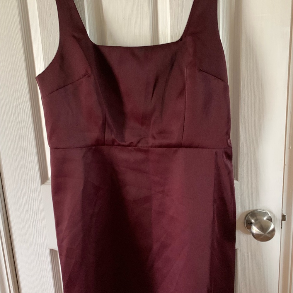 Elegant Burgundy Sleeveless Dress